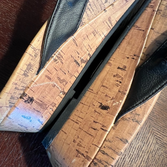 Like new Vionic Aruba sandal sz 7 - Picture 8 of 11